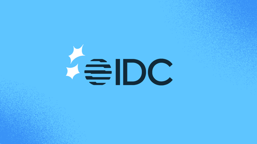 Logo de IDC sobre fondo azul